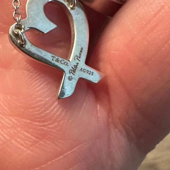 ✨Tiffany & Co. Silver Heart Necklace - Picture 3 of 11